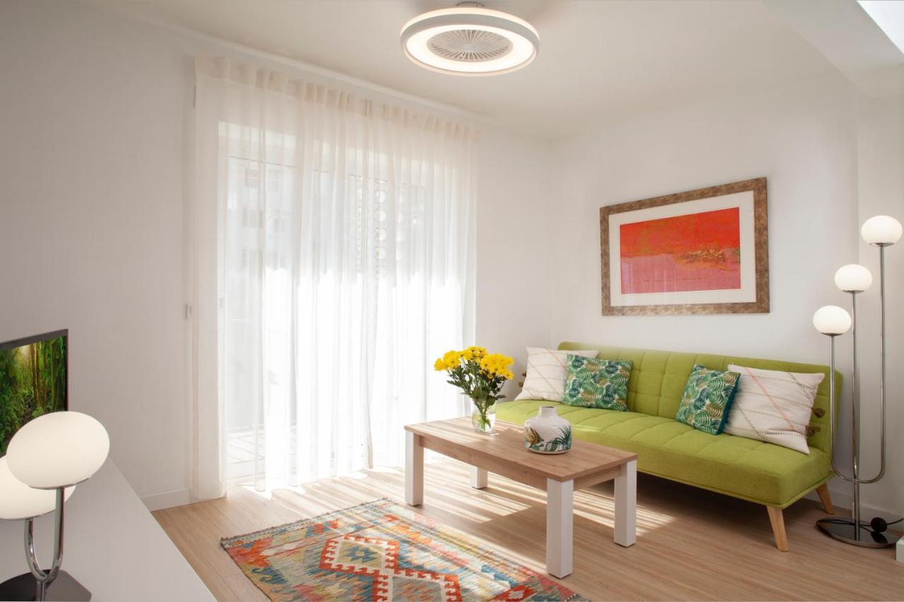 Lovely Beachfront In Calahonda Apartment Sitio de Calahonda